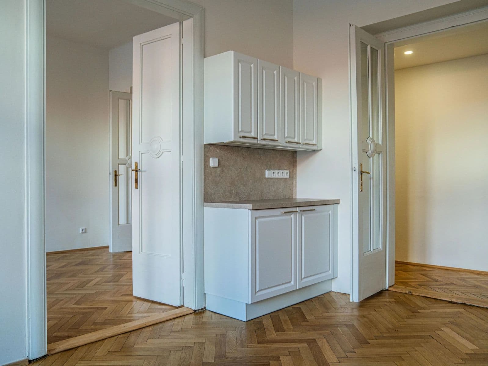 Predaj bytu 3-izbový 80 m², Růžová, Praha, Praha Predaj bytu 3-izbový 80 m², Růžová, Praha, Praha