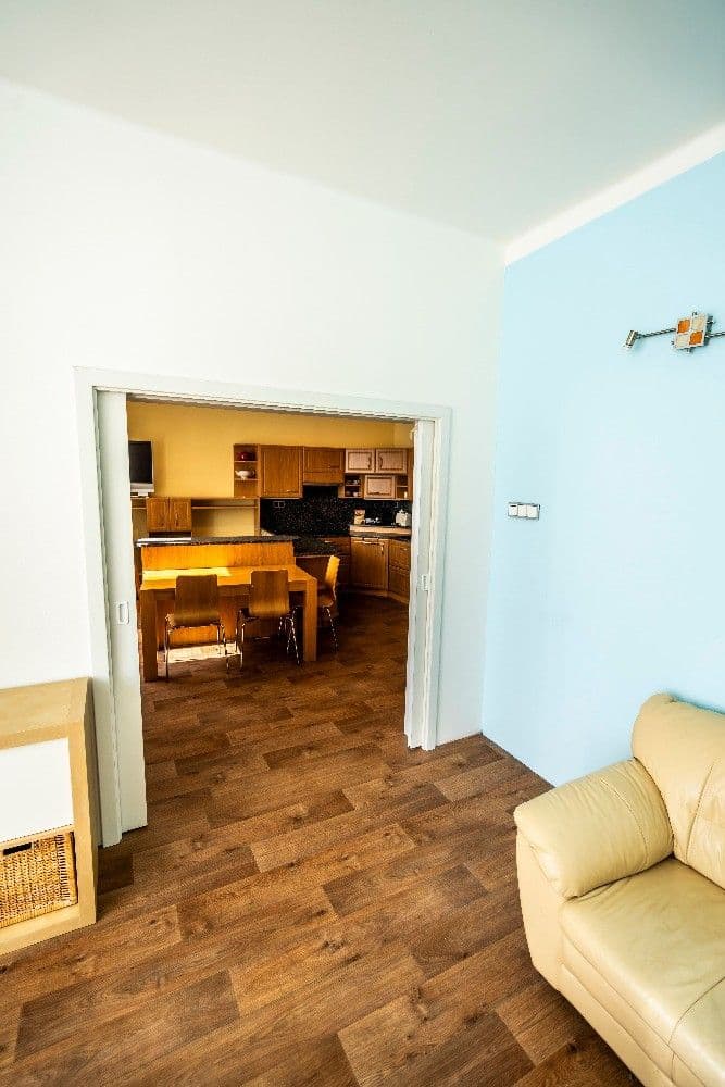 Prenájom bytu 3-izbový 103 m², Lotyšská, Praha, Praha Prenájom bytu 3-izbový 103 m², Lotyšská, Praha, Praha