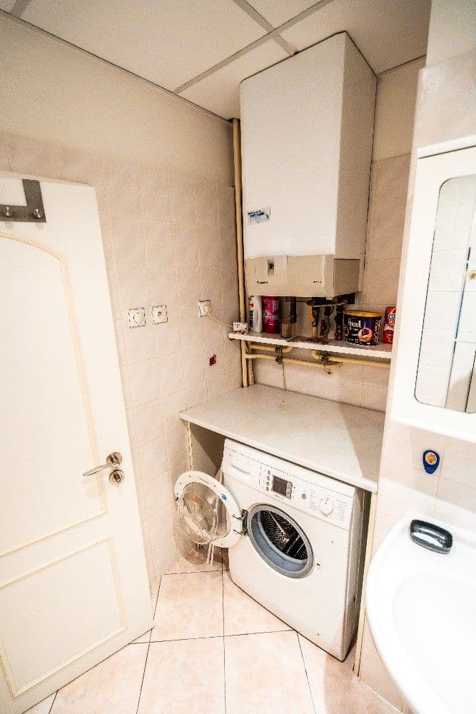 Prenájom bytu 3-izbový 103 m², Lotyšská, Praha, Praha Prenájom bytu 3-izbový 103 m², Lotyšská, Praha, Praha