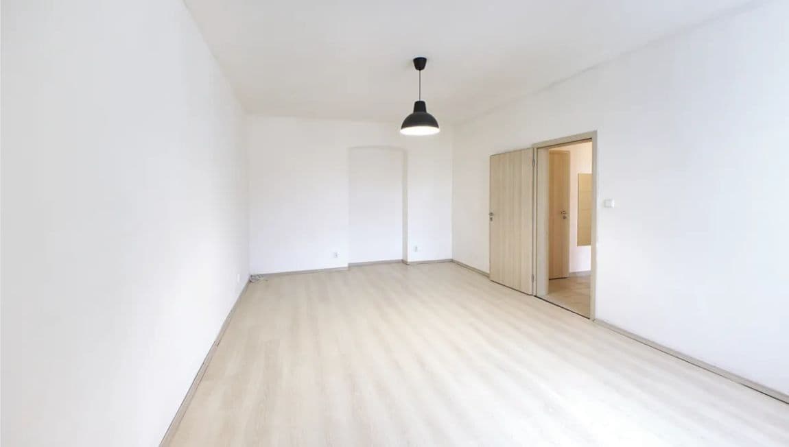 Prenájom bytu 1-izbový 56 m², Tovární, Plzeň, Plzeňský kraj Prenájom bytu 1-izbový 56 m², Tovární, Plzeň, Plzeňský kraj