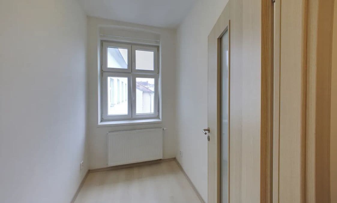 Prenájom bytu 1-izbový 56 m², Tovární, Plzeň, Plzeňský kraj Prenájom bytu 1-izbový 56 m², Tovární, Plzeň, Plzeňský kraj