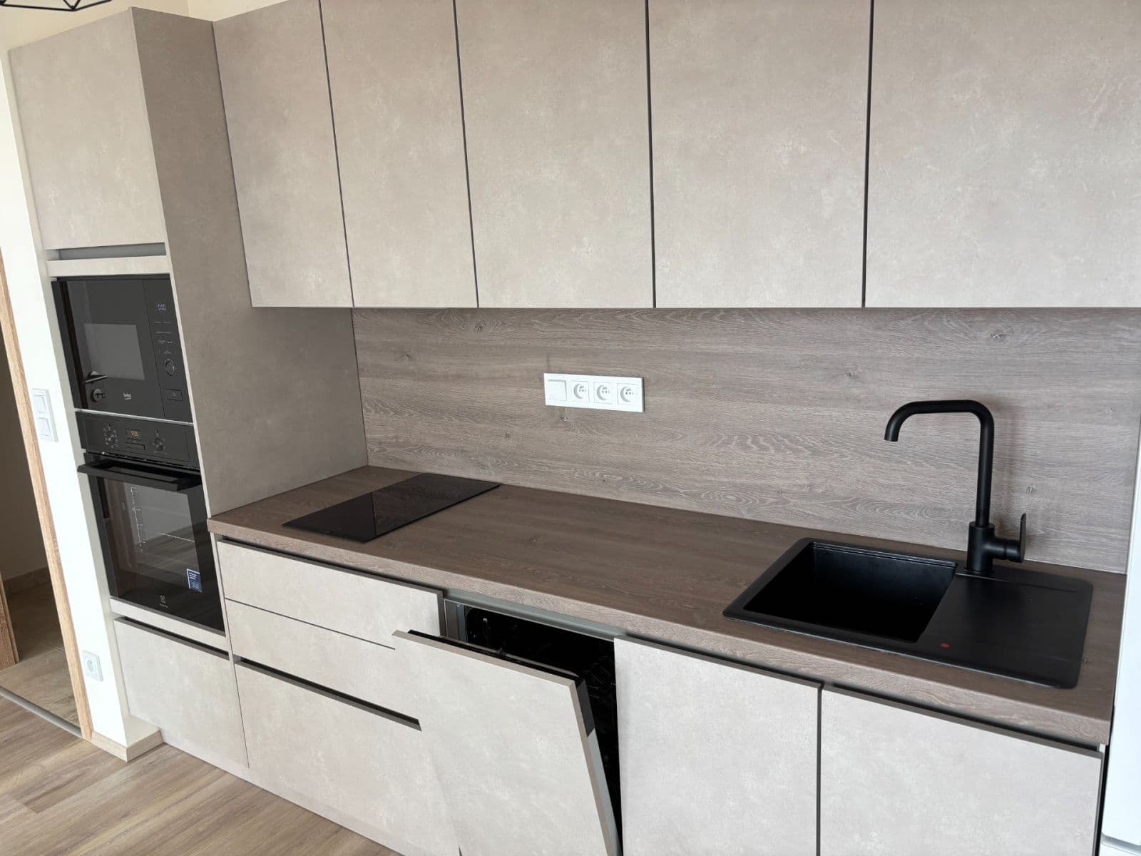 Prenájom bytu 1-izbový 32 m², Hermanové, Praha, Praha Prenájom bytu 1-izbový 32 m², Hermanové, Praha, Praha