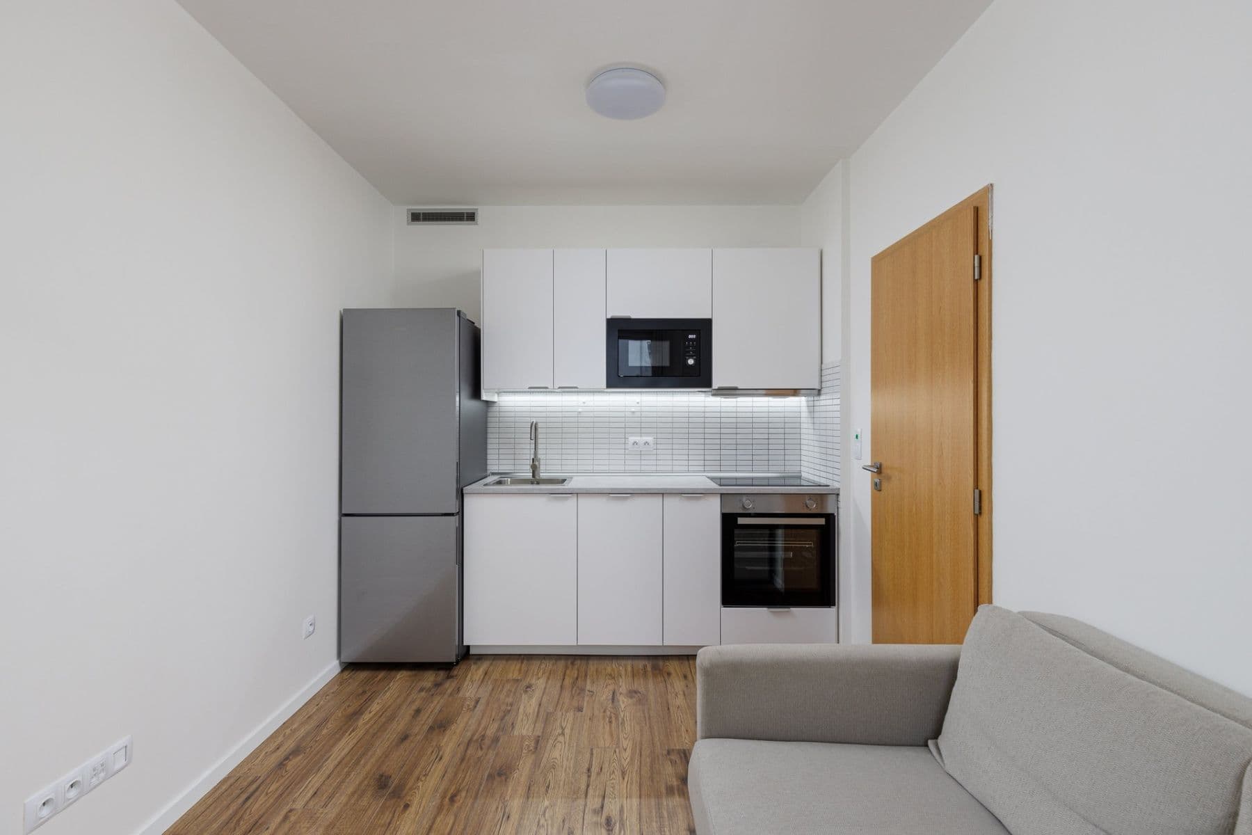 Prenájom bytu 2-izbový 34 m², Nepomuckých, Praha, Praha Prenájom bytu 2-izbový 34 m², Nepomuckých, Praha, Praha