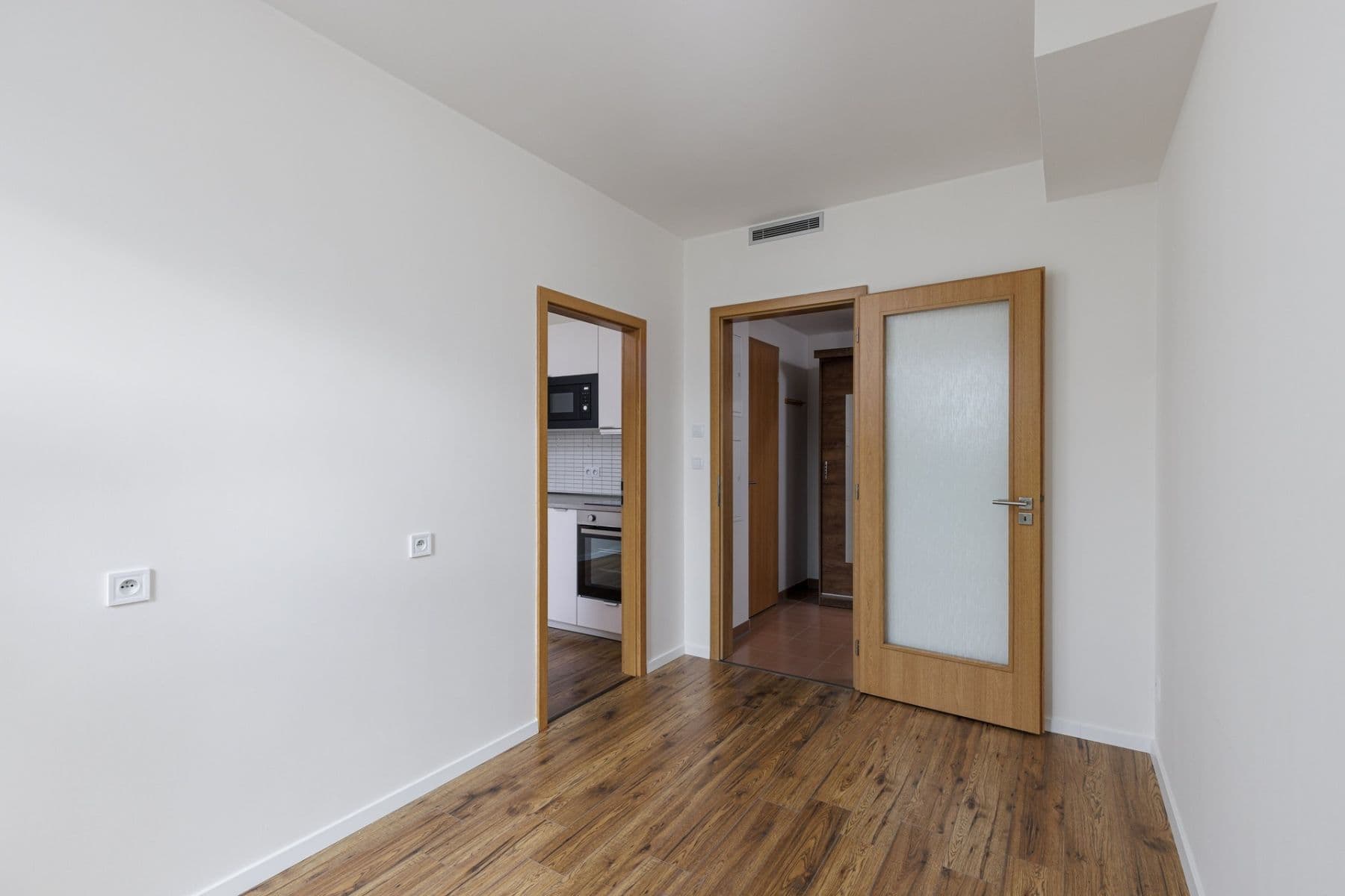 Prenájom bytu 2-izbový 34 m², Nepomuckých, Praha, Praha Prenájom bytu 2-izbový 34 m², Nepomuckých, Praha, Praha