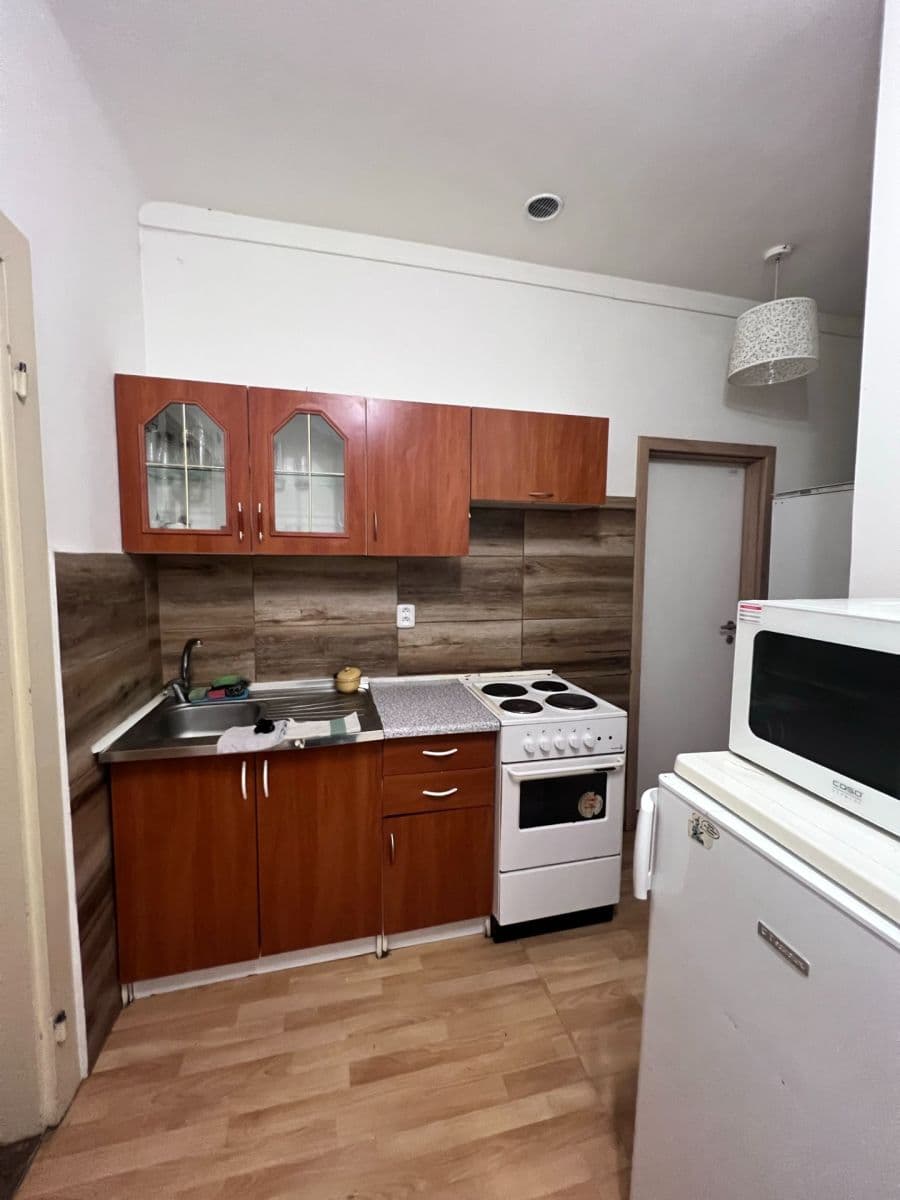 Prenájom domu 76 m², pozemek 25 m², Čejkova, Brno, Jihomoravský kraj Prenájom domu 76 m², pozemek 25 m², Čejkova, Brno, Jihomoravský kraj