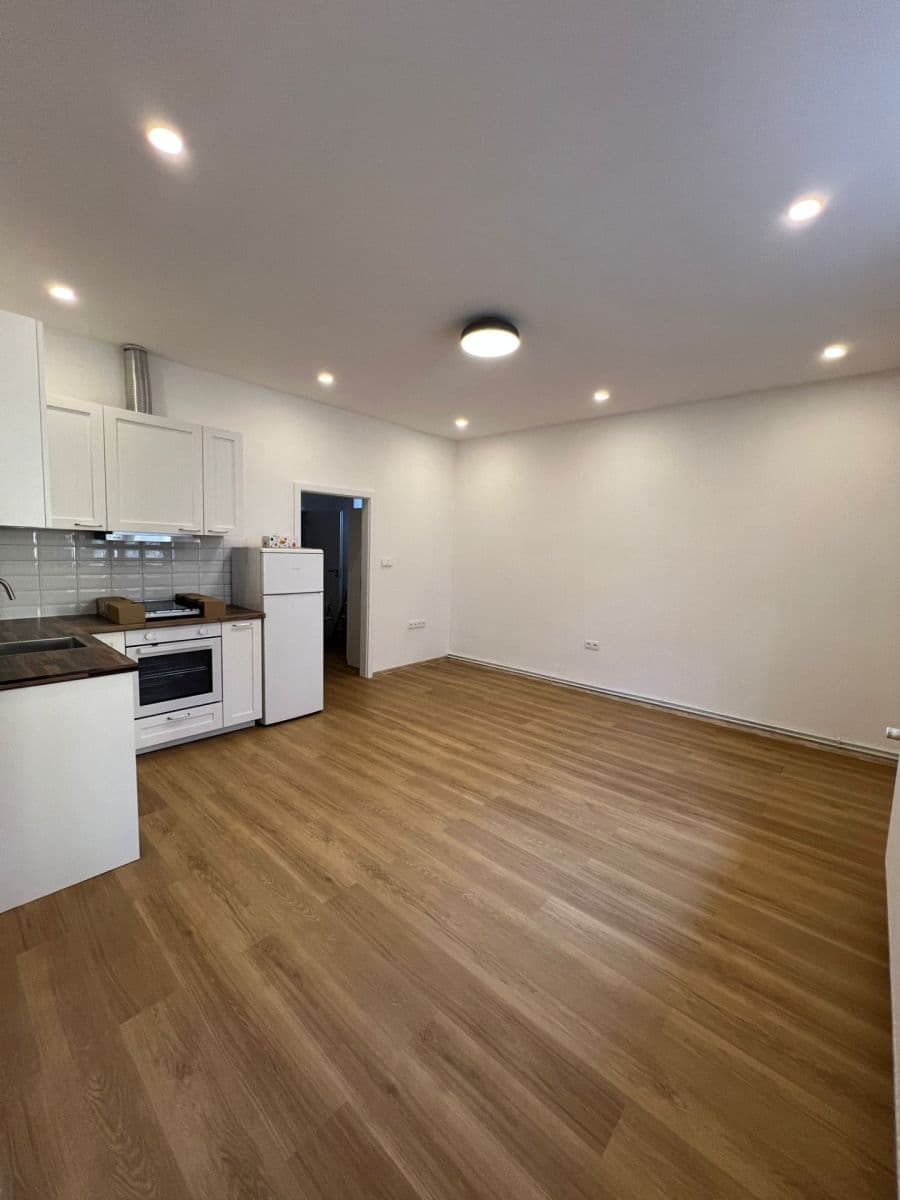 Prenájom bytu 2-izbový 53 m², Lounských, Praha, Praha Prenájom bytu 2-izbový 53 m², Lounských, Praha, Praha