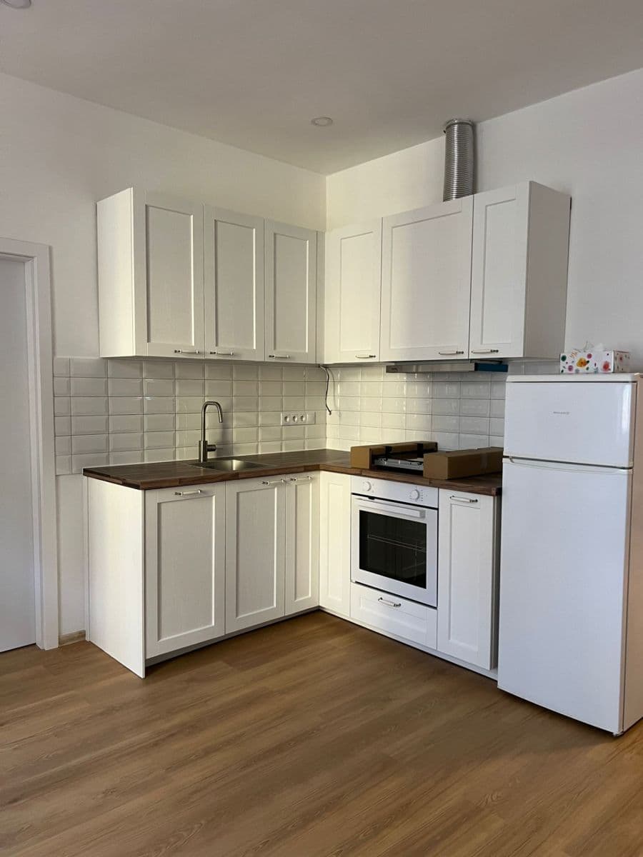 Prenájom bytu 2-izbový 53 m², Lounských, Praha, Praha Prenájom bytu 2-izbový 53 m², Lounských, Praha, Praha
