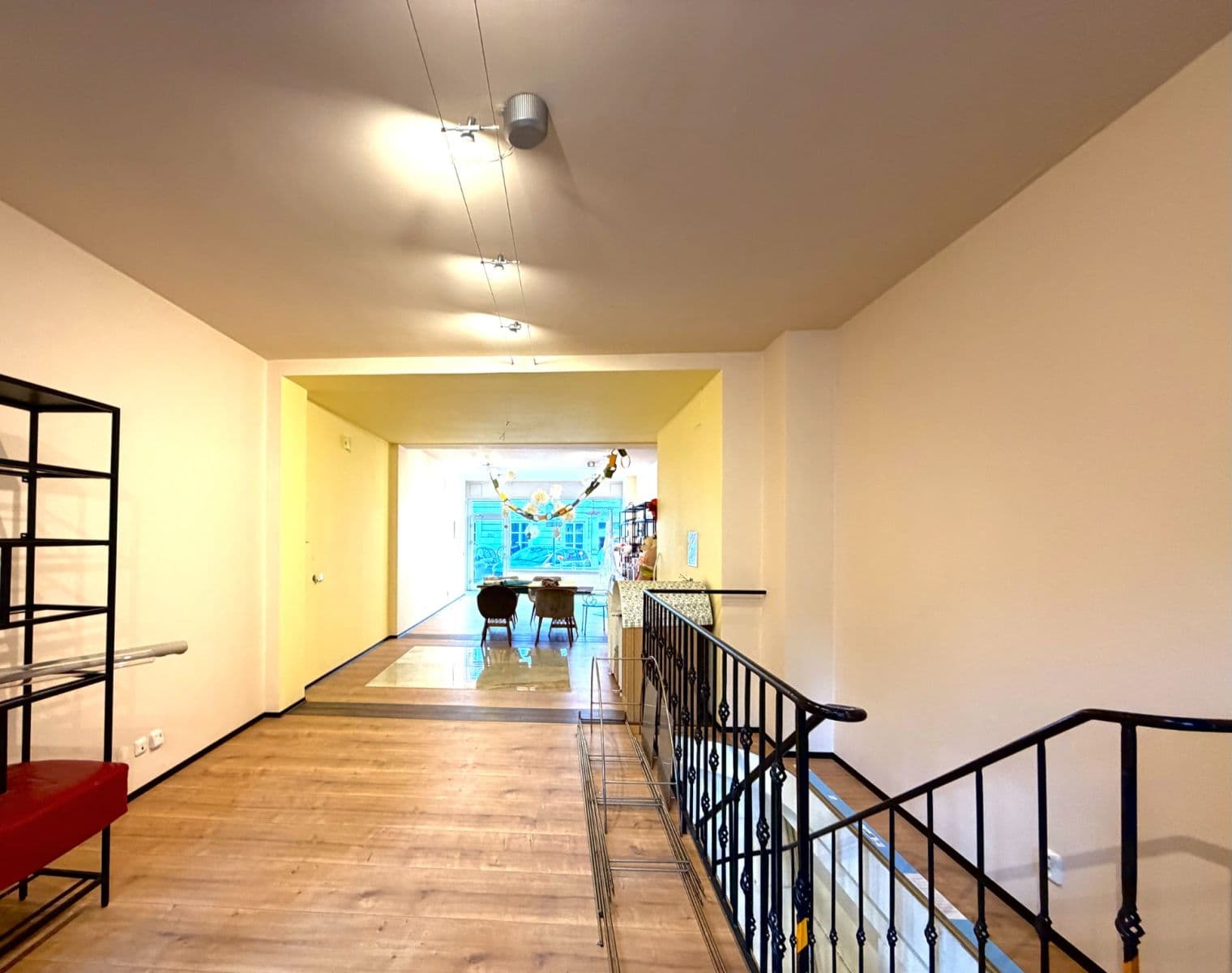 Prenájom nebytového priestoru 107 m², Vlašská, Praha, Praha Prenájom nebytového priestoru 107 m², Vlašská, Praha, Praha