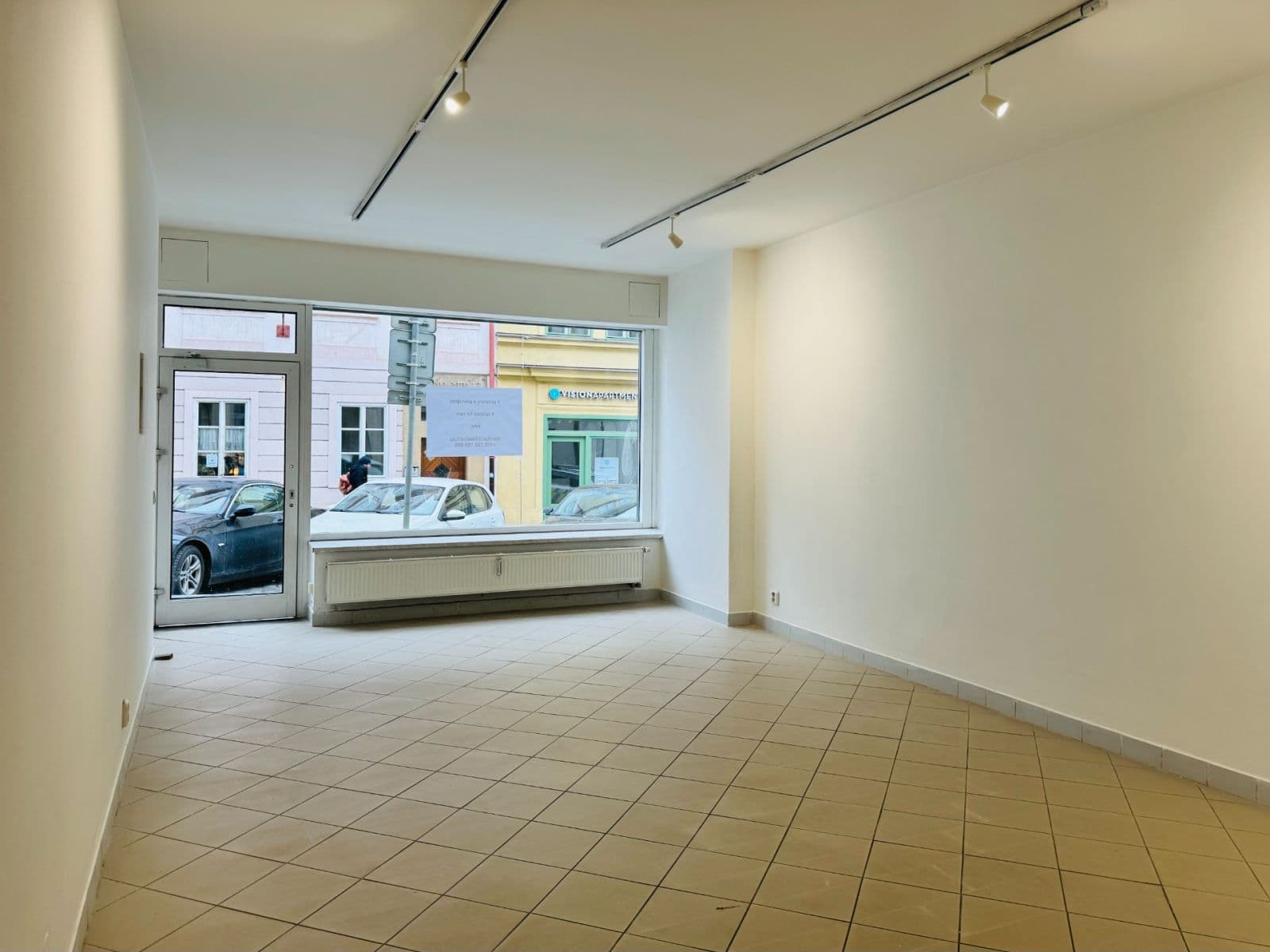 Prenájom nebytového priestoru 107 m², Vlašská, Praha, Praha Prenájom nebytového priestoru 107 m², Vlašská, Praha, Praha