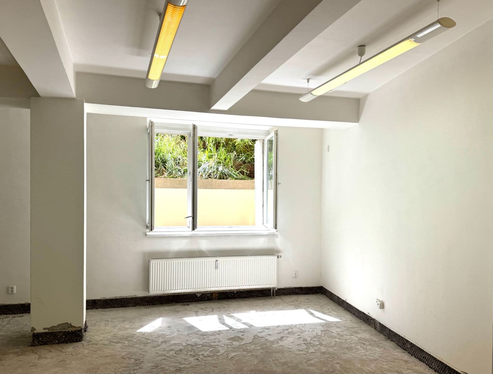 Prenájom nebytového priestoru 107 m², Vlašská, Praha, Praha Prenájom nebytového priestoru 107 m², Vlašská, Praha, Praha