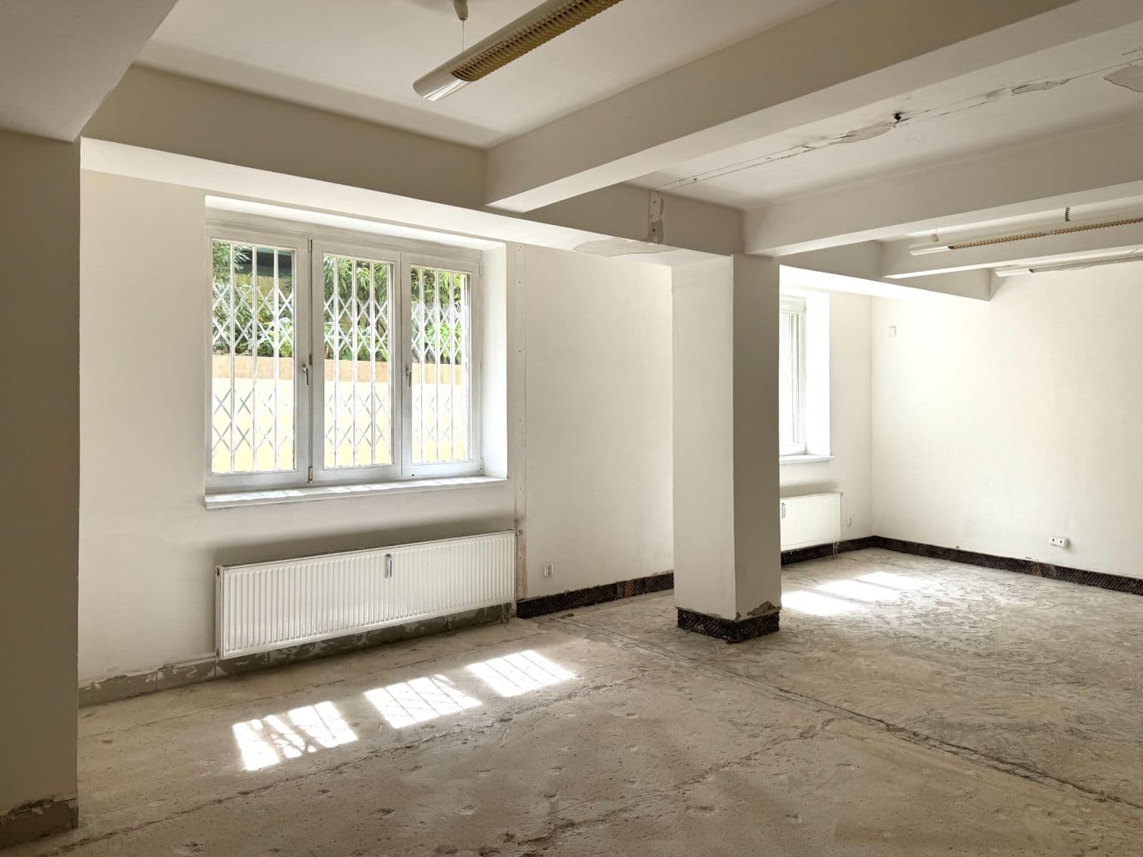 Prenájom nebytového priestoru 107 m², Vlašská, Praha, Praha Prenájom nebytového priestoru 107 m², Vlašská, Praha, Praha