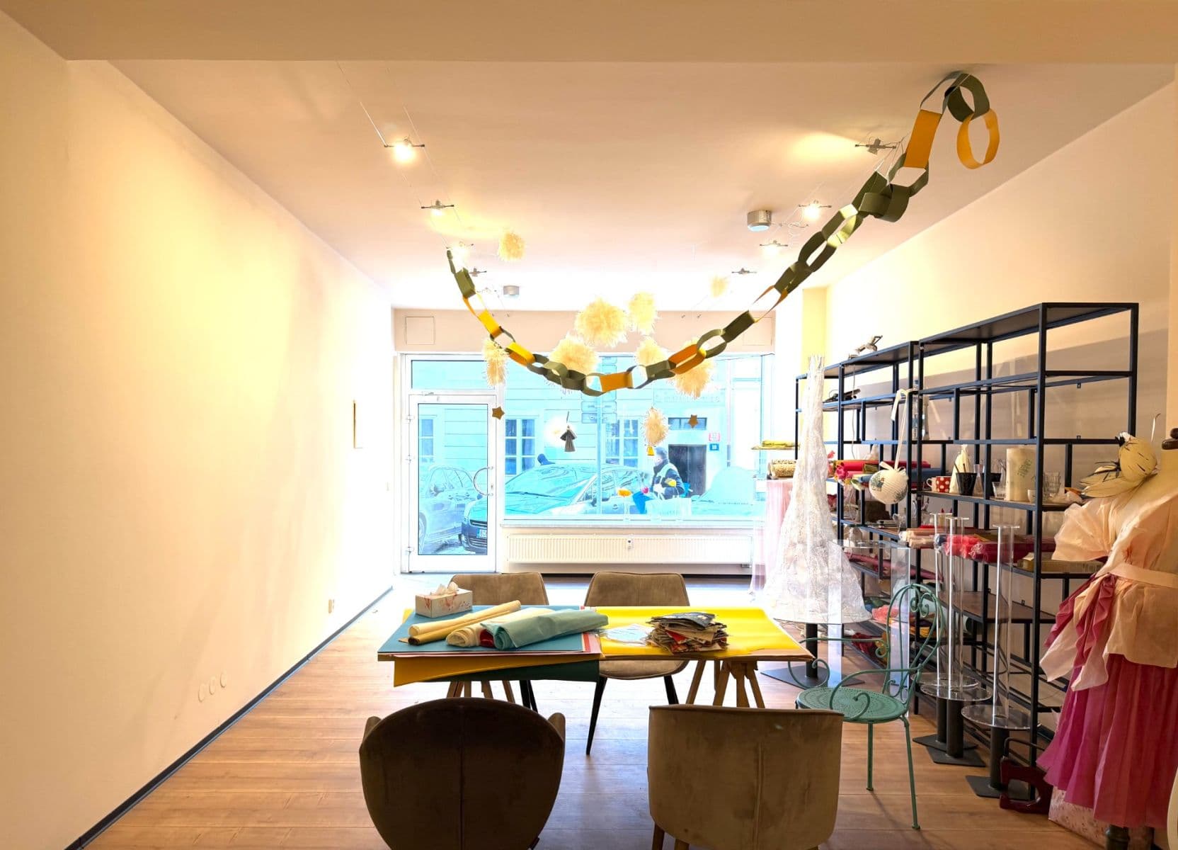 Prenájom nebytového priestoru 107 m², Vlašská, Praha, Praha Prenájom nebytového priestoru 107 m², Vlašská, Praha, Praha