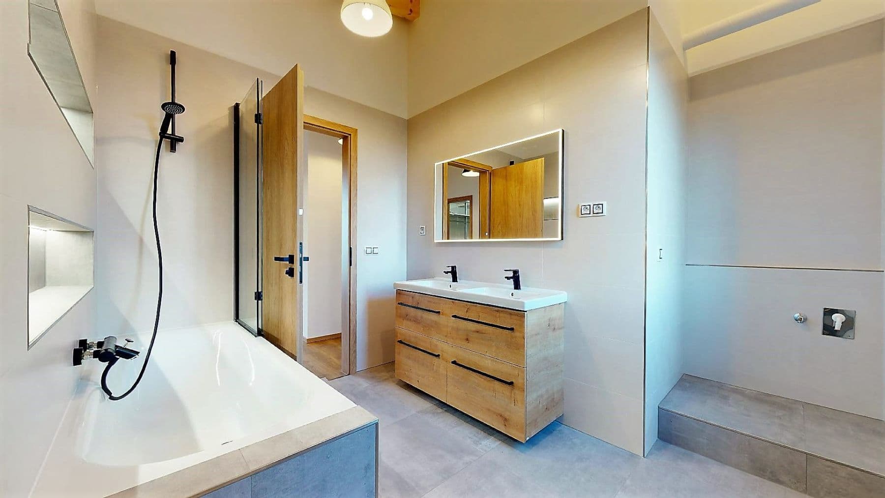 Prenájom bytu 3-izbový 90 m², Okružní, Mladá Boleslav, Středočeský kraj Prenájom bytu 3-izbový 90 m², Okružní, Mladá Boleslav, Středočeský kraj