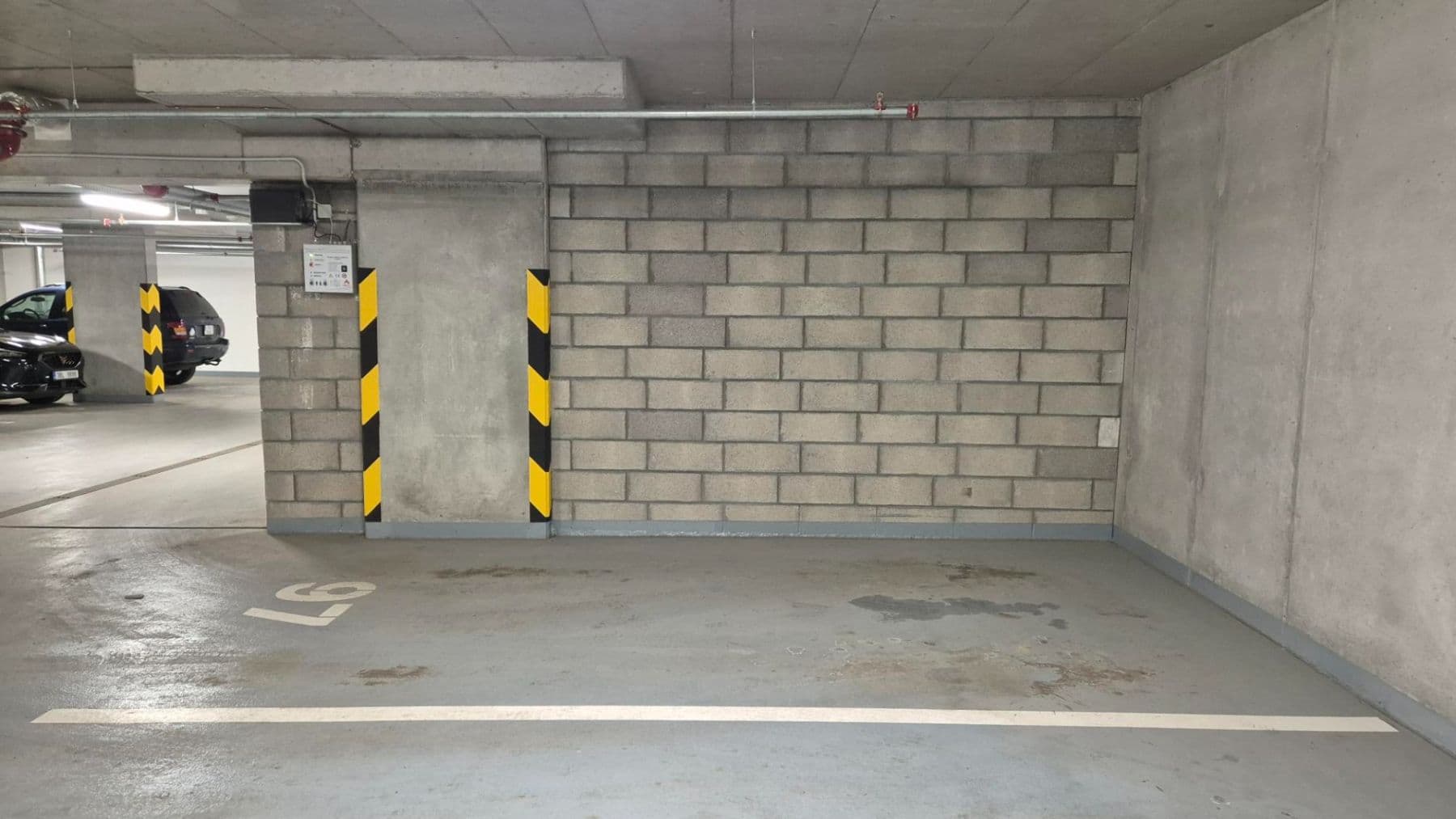 Prenájom garáže 14 m², Bratislavská, Brno, Jihomoravský kraj Prenájom garáže 14 m², Bratislavská, Brno, Jihomoravský kraj