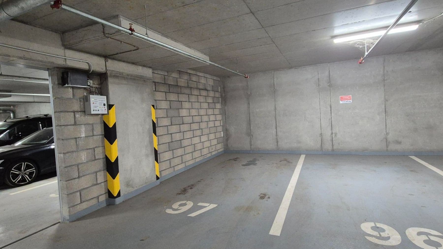 Prenájom garáže 14 m², Bratislavská, Brno, Jihomoravský kraj Prenájom garáže 14 m², Bratislavská, Brno, Jihomoravský kraj