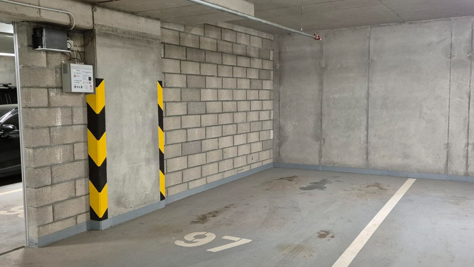 Prenájom garáže 14 m², Bratislavská, Brno, Jihomoravský kraj Prenájom garáže 14 m², Bratislavská, Brno, Jihomoravský kraj