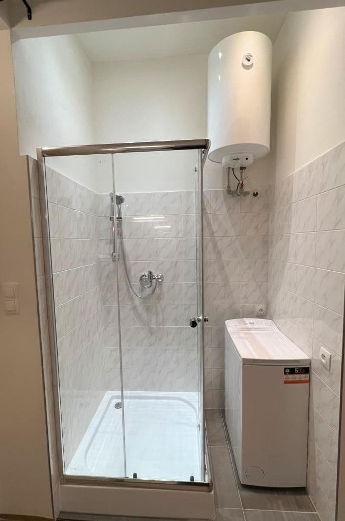 Prenájom bytu 1-izbový 39 m², Mánesova, Praha, Praha Prenájom bytu 1-izbový 39 m², Mánesova, Praha, Praha