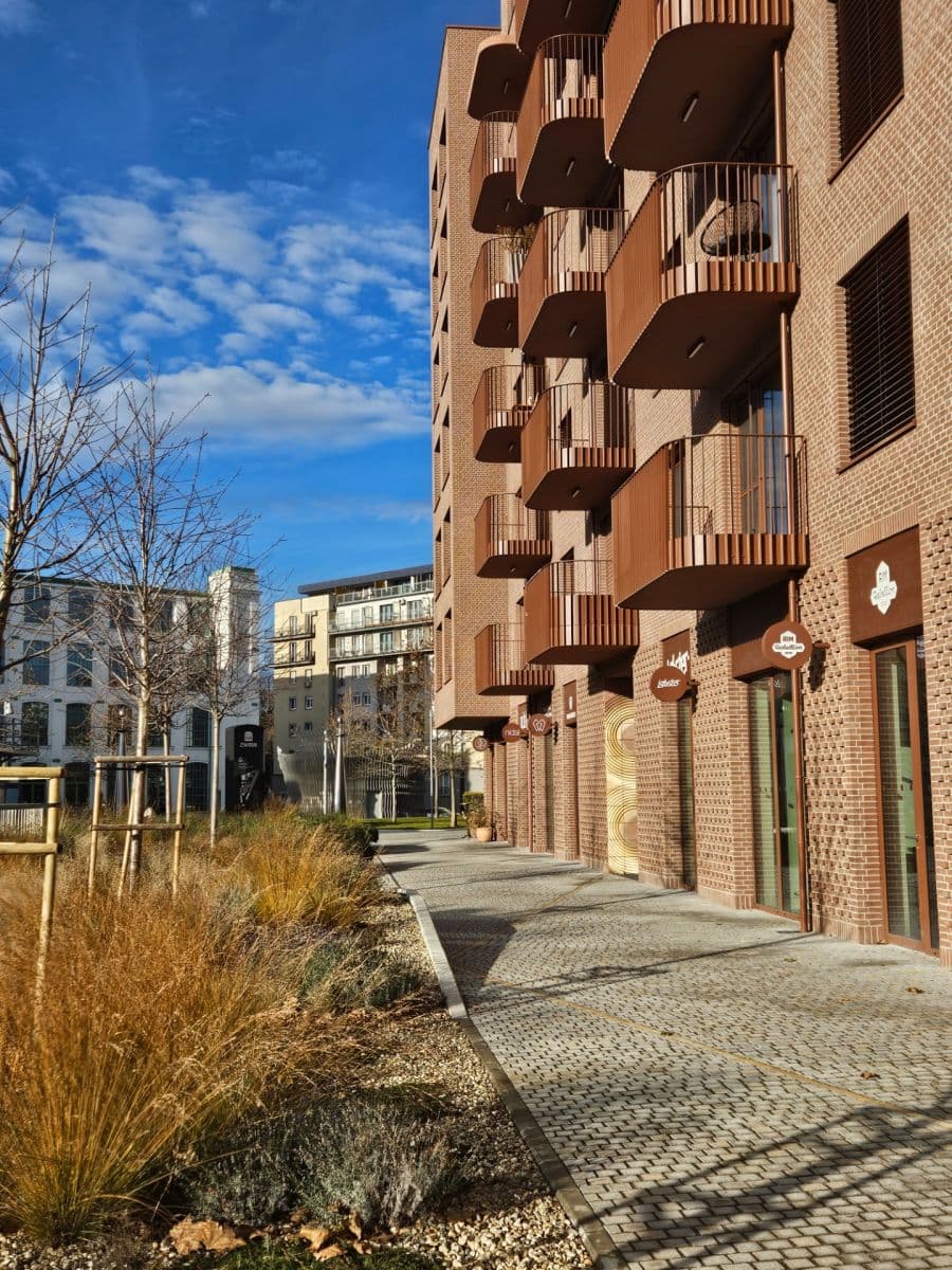 Prenájom bytu 1-izbový 43 m², Košická, Ružinov, Bratislavský kraj Prenájom bytu 1-izbový 43 m², Košická, Ružinov, Bratislavský kraj