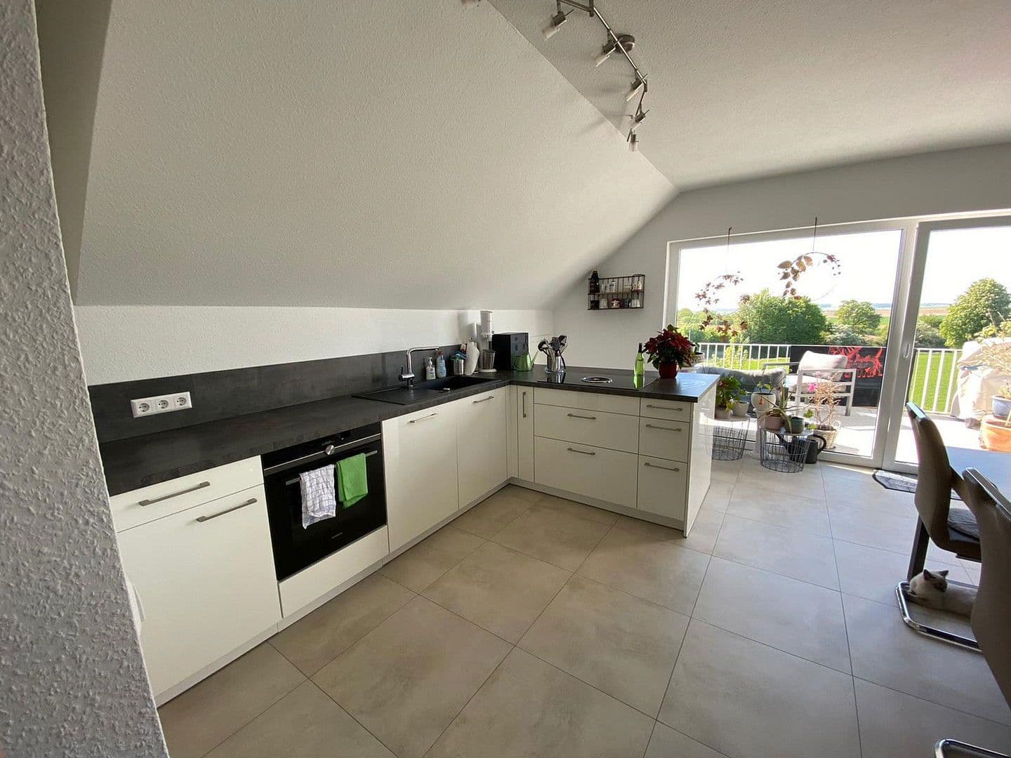 Prenájom bytu 3-izbový 115 m², Erhard Schnepf Straße 2, Bad Wimpfen, Bádensko-Wurttembersko Prenájom bytu 3-izbový 115 m², Erhard Schnepf Straße 2, Bad Wimpfen, Bádensko-Wurttembersko