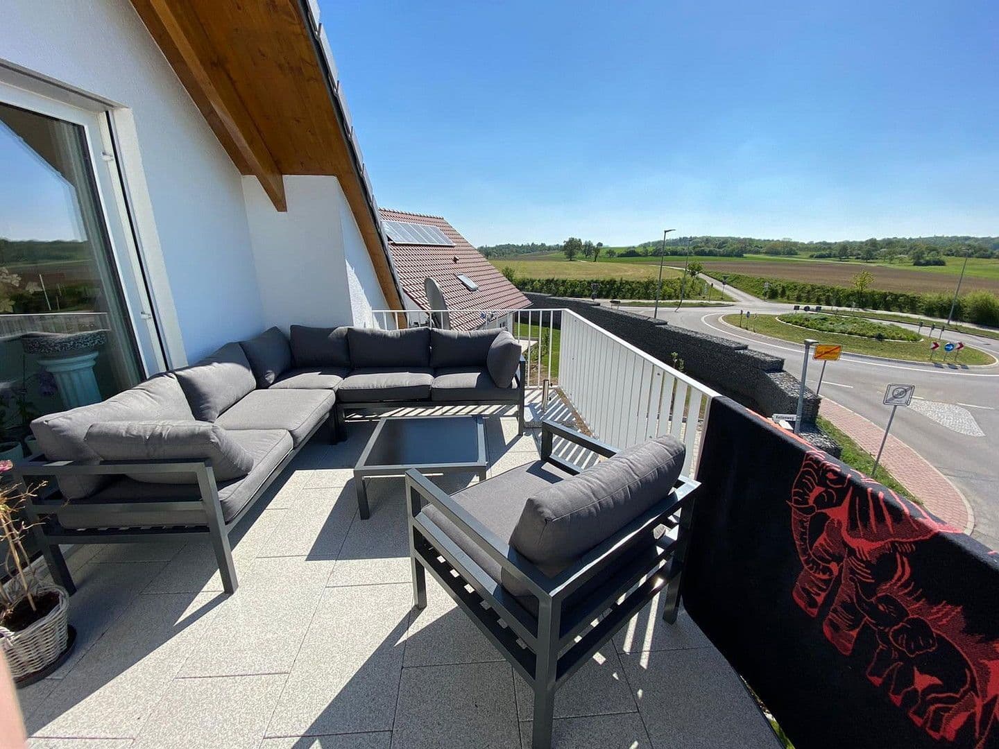 Prenájom bytu 3-izbový 115 m², Erhard Schnepf Straße 2, Bad Wimpfen, Bádensko-Wurttembersko Prenájom bytu 3-izbový 115 m², Erhard Schnepf Straße 2, Bad Wimpfen, Bádensko-Wurttembersko