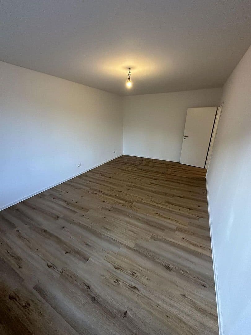 Prenájom bytu 3-izbový 80 m², Hindenburgstr. 40, Bremen, Brémy Prenájom bytu 3-izbový 80 m², Hindenburgstr. 40, Bremen, Brémy