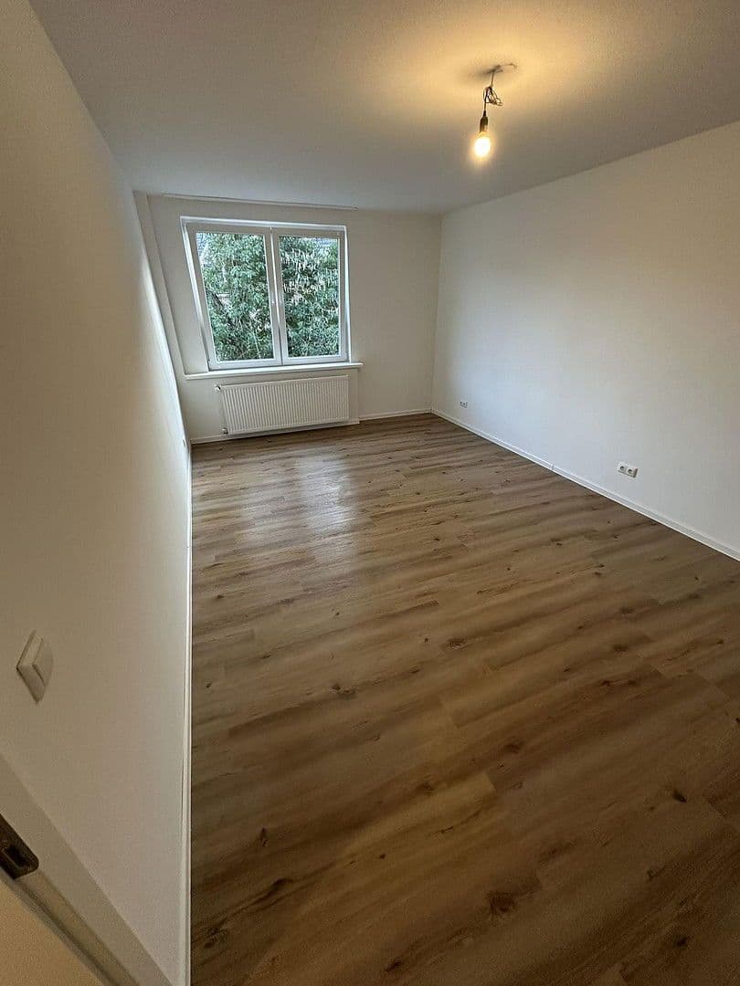Prenájom bytu 3-izbový 80 m², Hindenburgstr. 40, Bremen, Brémy Prenájom bytu 3-izbový 80 m², Hindenburgstr. 40, Bremen, Brémy