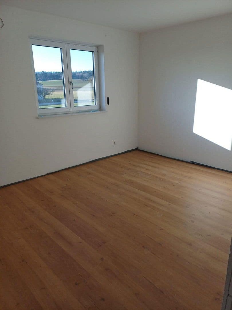 Prenájom bytu 3-izbový 93 m², Kirchroth, Bavorsko Prenájom bytu 3-izbový 93 m², Kirchroth, Bavorsko