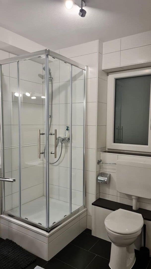 Prenájom bytu 3-izbový 125 m², München, Bavorsko Prenájom bytu 3-izbový 125 m², München, Bavorsko