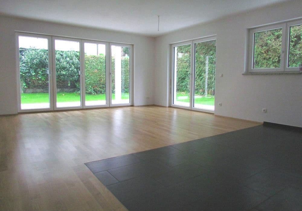 Prenájom bytu 3-izbový 125 m², München, Bavorsko Prenájom bytu 3-izbový 125 m², München, Bavorsko