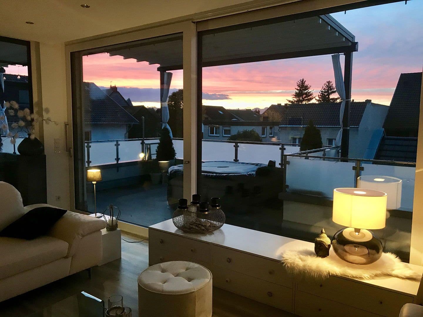 Prenájom bytu 5-izbový 226 m², Lambertusstr.36, Troisdorf, Severné Porýnie - Westfálsko Prenájom bytu 5-izbový 226 m², Lambertusstr.36, Troisdorf, Severné Porýnie - Westfálsko