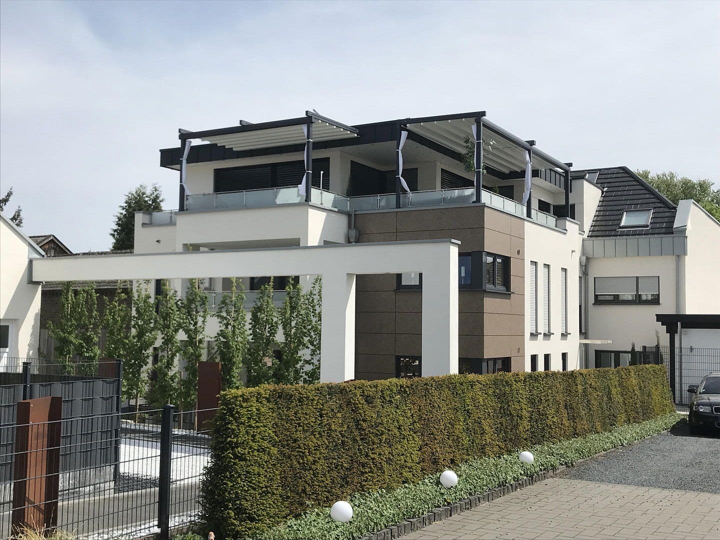 Prenájom bytu 5-izbový 226 m², Lambertusstr.36, Troisdorf, Severné Porýnie - Westfálsko Prenájom bytu 5-izbový 226 m², Lambertusstr.36, Troisdorf, Severné Porýnie - Westfálsko