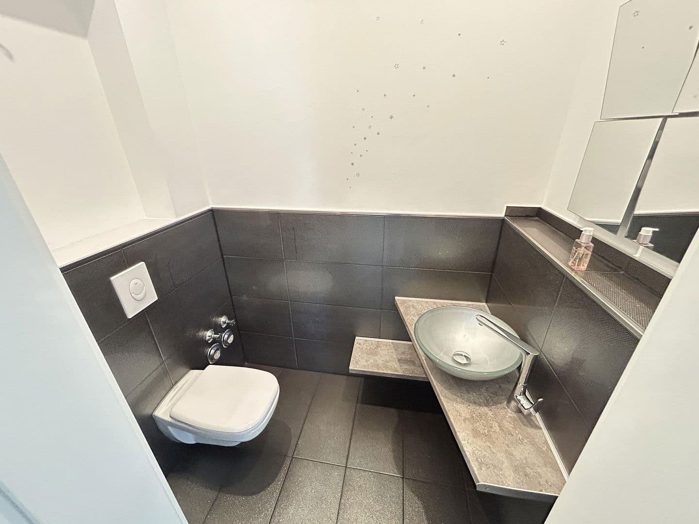 Prenájom bytu 5-izbový 226 m², Lambertusstr.36, Troisdorf, Severné Porýnie - Westfálsko Prenájom bytu 5-izbový 226 m², Lambertusstr.36, Troisdorf, Severné Porýnie - Westfálsko