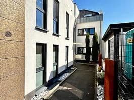 Prenájom bytu 5-izbový 226 m², Lambertusstr.36, Troisdorf, Severné Porýnie - Westfálsko Prenájom bytu 5-izbový 226 m², Lambertusstr.36, Troisdorf, Severné Porýnie - Westfálsko