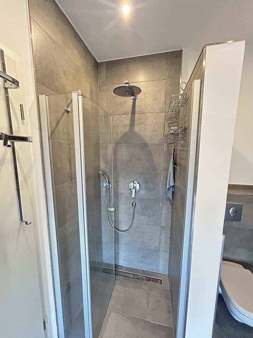 Prenájom bytu 5-izbový 226 m², Lambertusstr.36, Troisdorf, Severné Porýnie - Westfálsko Prenájom bytu 5-izbový 226 m², Lambertusstr.36, Troisdorf, Severné Porýnie - Westfálsko