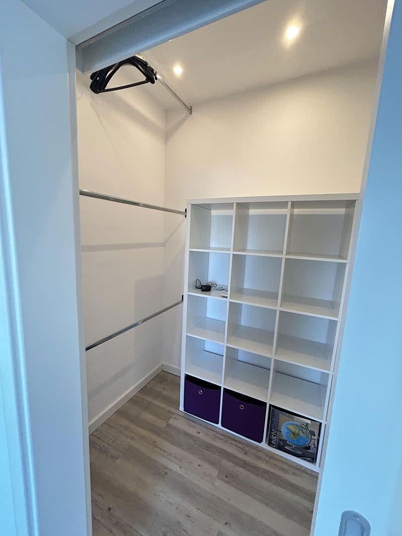 Prenájom bytu 5-izbový 226 m², Lambertusstr.36, Troisdorf, Severné Porýnie - Westfálsko Prenájom bytu 5-izbový 226 m², Lambertusstr.36, Troisdorf, Severné Porýnie - Westfálsko