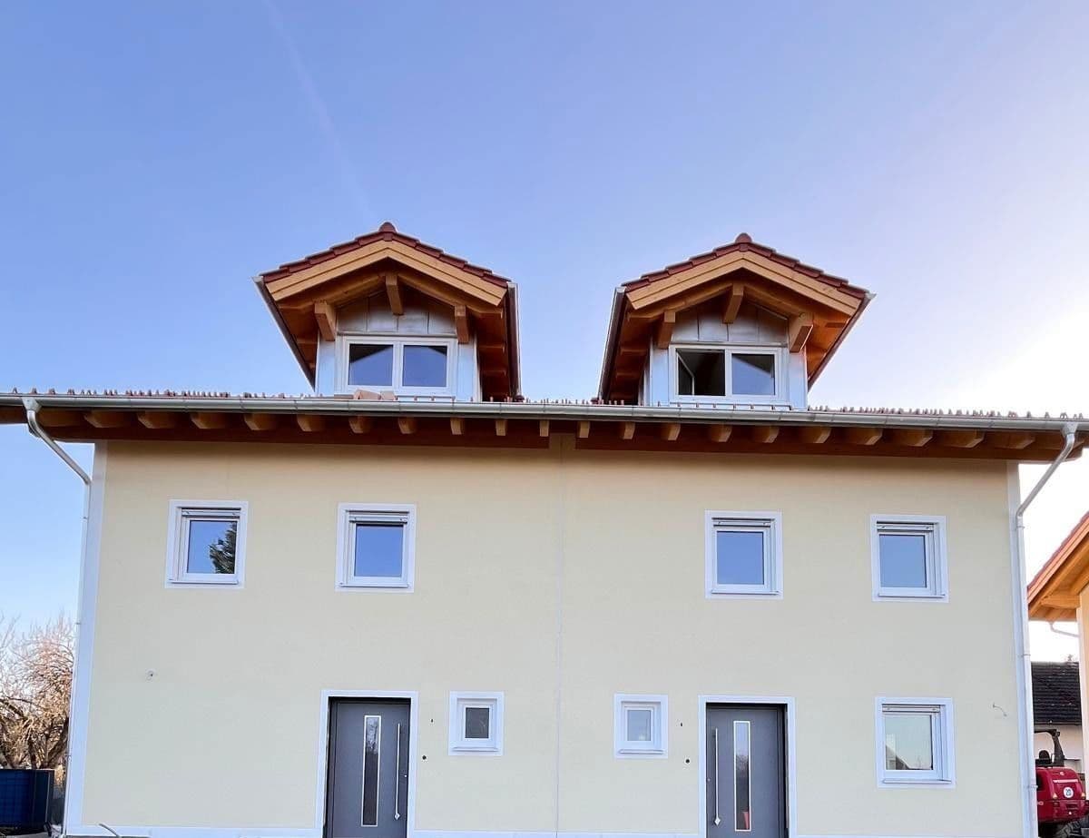 Prenájom domu 174 m², pozemek 100 m², Schloßstraße 43, Egmating, Bavorsko Prenájom domu 174 m², pozemek 100 m², Schloßstraße 43, Egmating, Bavorsko