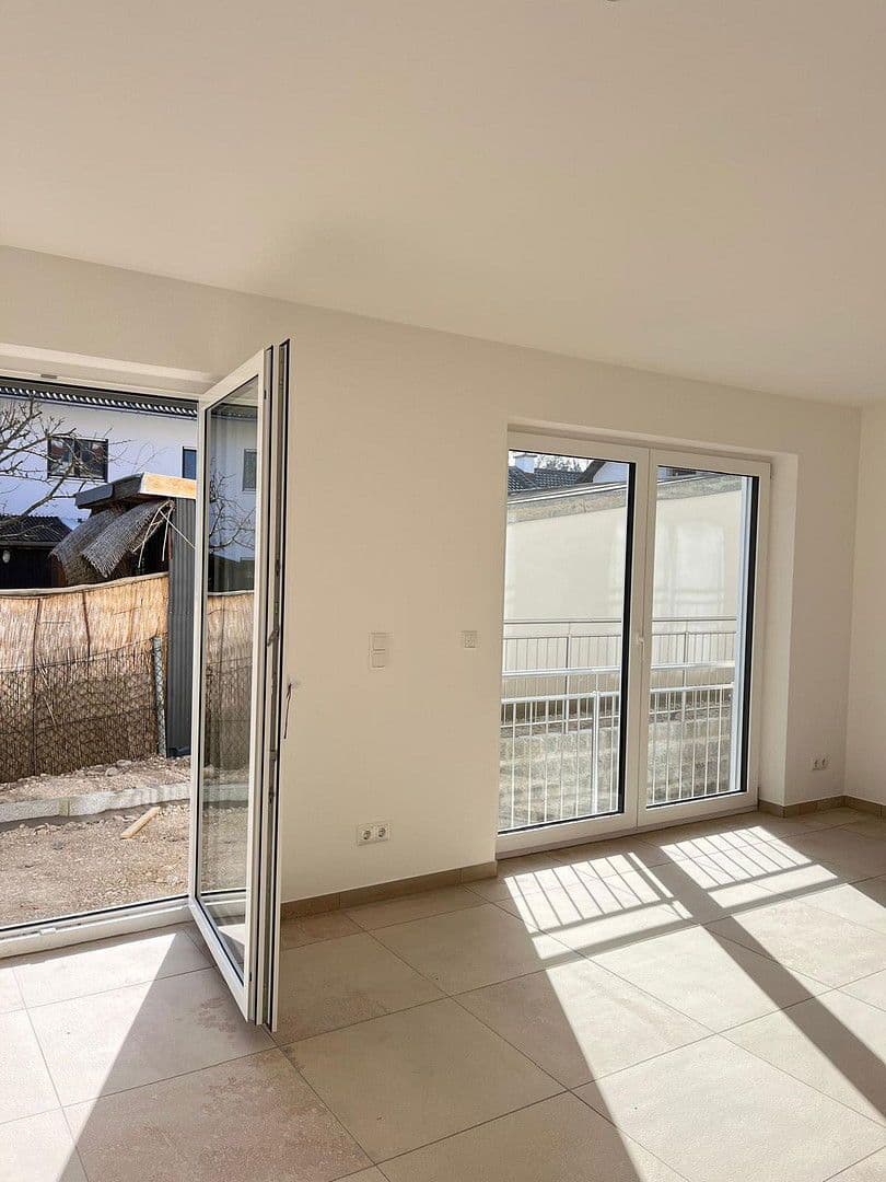 Prenájom domu 174 m², pozemek 100 m², Schloßstraße 43, Egmating, Bavorsko Prenájom domu 174 m², pozemek 100 m², Schloßstraße 43, Egmating, Bavorsko