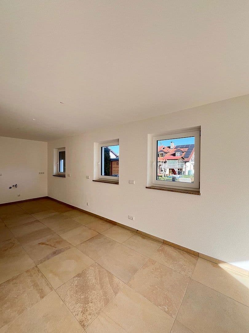 Prenájom domu 174 m², pozemek 100 m², Schloßstraße 43, Egmating, Bavorsko Prenájom domu 174 m², pozemek 100 m², Schloßstraße 43, Egmating, Bavorsko