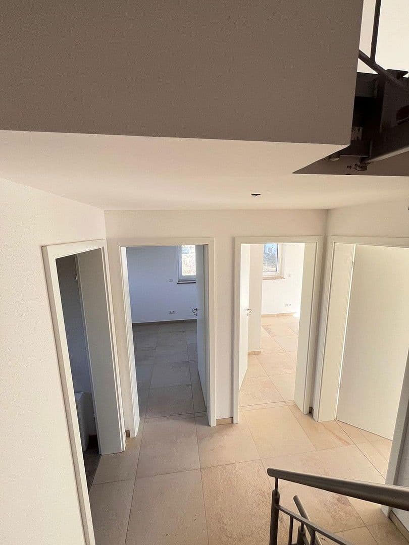 Prenájom domu 174 m², pozemek 100 m², Schloßstraße 43, Egmating, Bavorsko Prenájom domu 174 m², pozemek 100 m², Schloßstraße 43, Egmating, Bavorsko