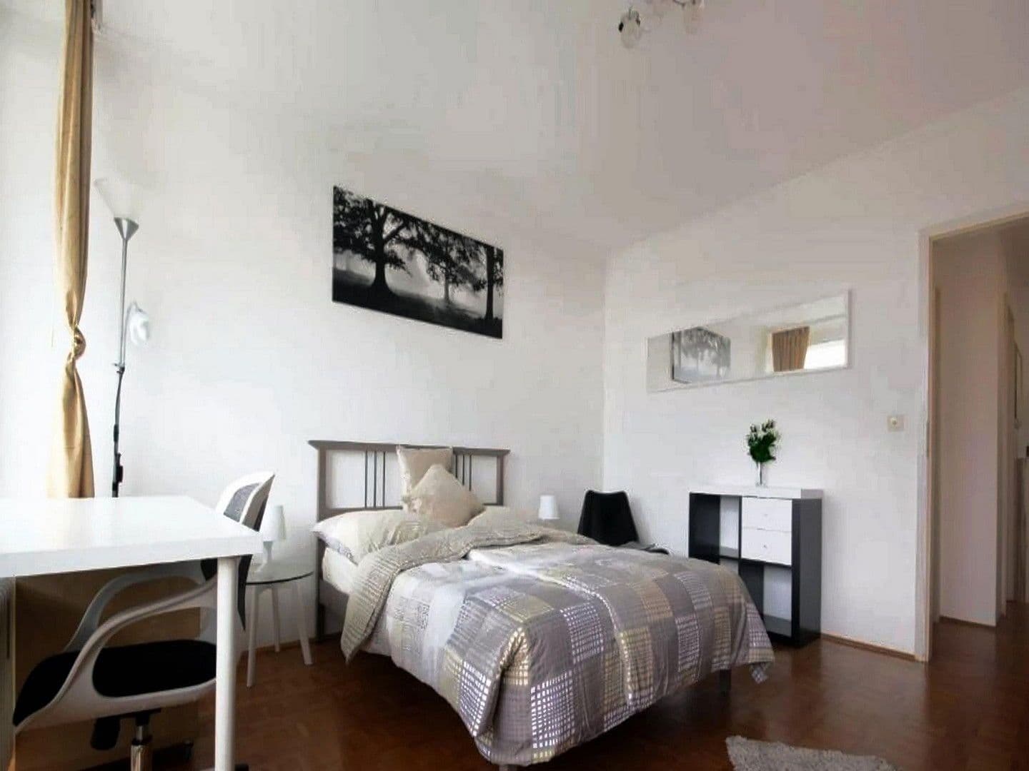 Prenájom bytu 2-izbový 70 m², Offenbach am Main, Hesensko Prenájom bytu 2-izbový 70 m², Offenbach am Main, Hesensko