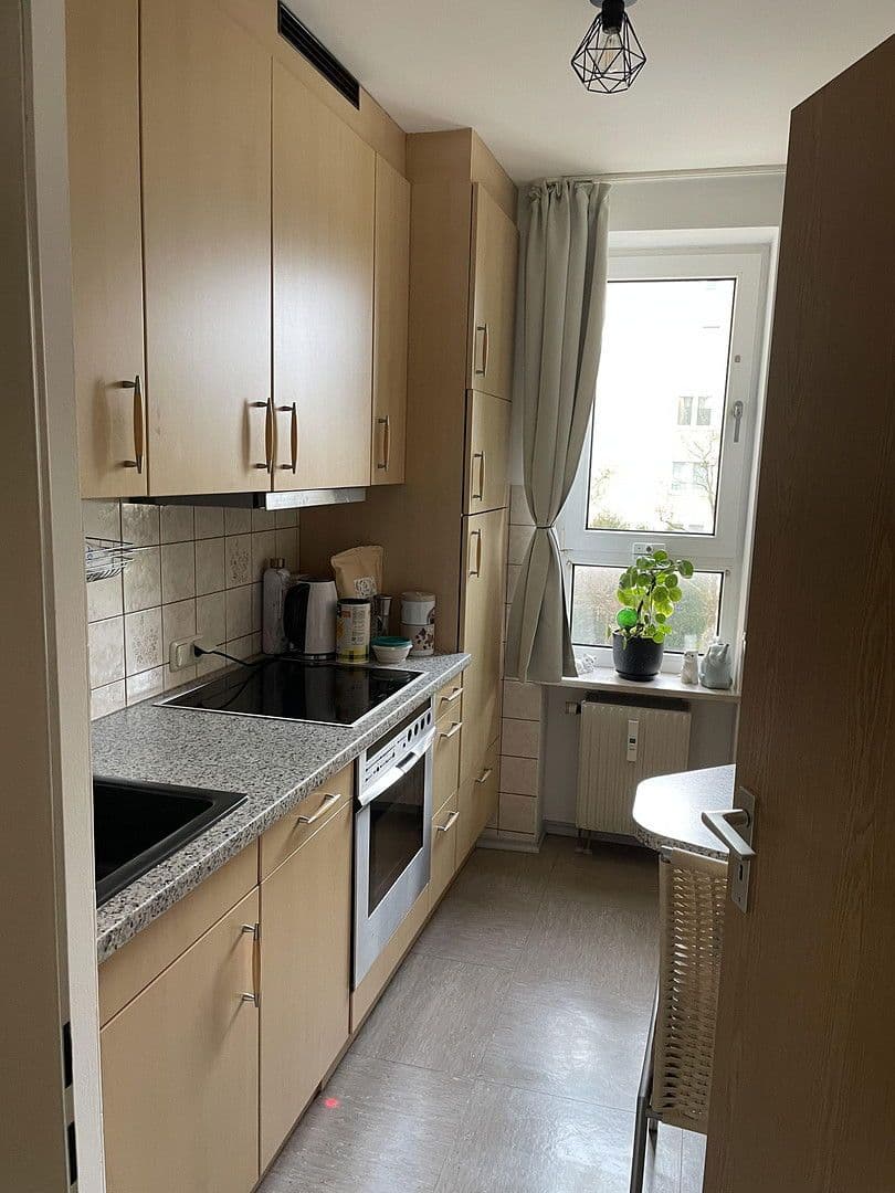 Prenájom bytu 1-izbový 48 m², München, Bavorsko Prenájom bytu 1-izbový 48 m², München, Bavorsko