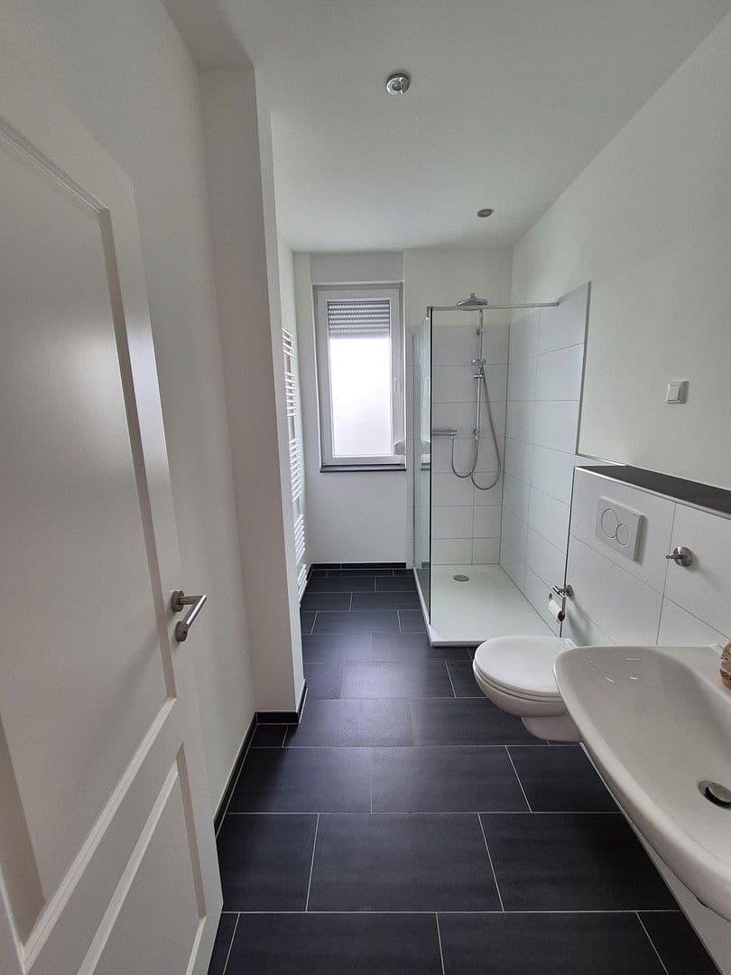 Prenájom bytu 3-izbový 82 m², Verbergerstraße 77, Krefeld, Severné Porýnie - Westfálsko Prenájom bytu 3-izbový 82 m², Verbergerstraße 77, Krefeld, Severné Porýnie - Westfálsko