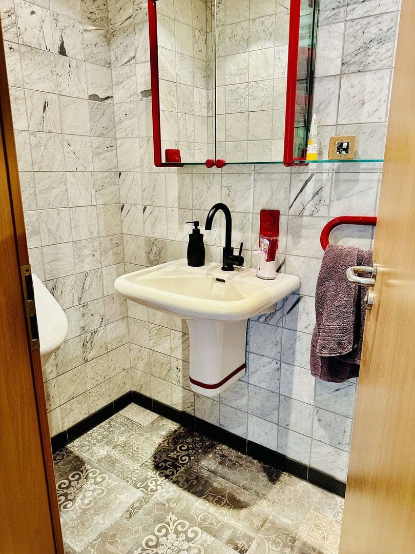 Prenájom bytu 6-izbový 255 m², Großhorst, Isernhagen, Dolné Sasko Prenájom bytu 6-izbový 255 m², Großhorst, Isernhagen, Dolné Sasko