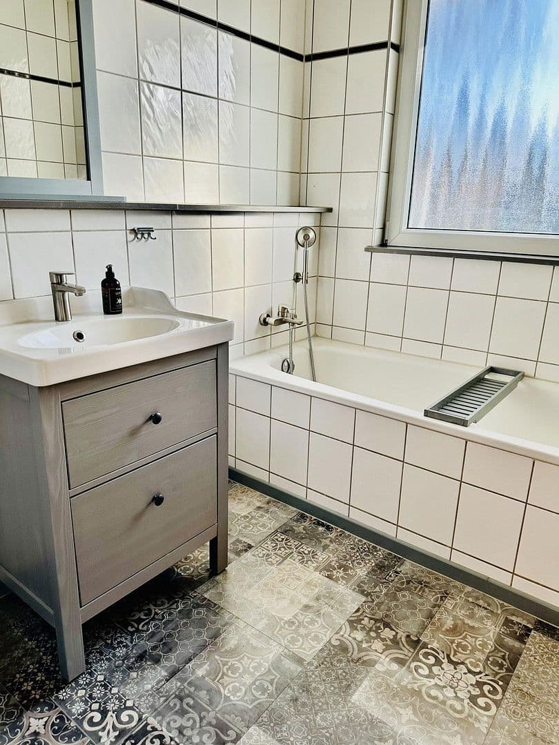 Prenájom bytu 6-izbový 255 m², Großhorst, Isernhagen, Dolné Sasko Prenájom bytu 6-izbový 255 m², Großhorst, Isernhagen, Dolné Sasko