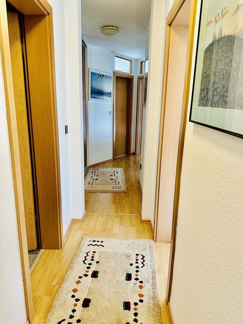 Prenájom bytu 6-izbový 255 m², Großhorst, Isernhagen, Dolné Sasko Prenájom bytu 6-izbový 255 m², Großhorst, Isernhagen, Dolné Sasko