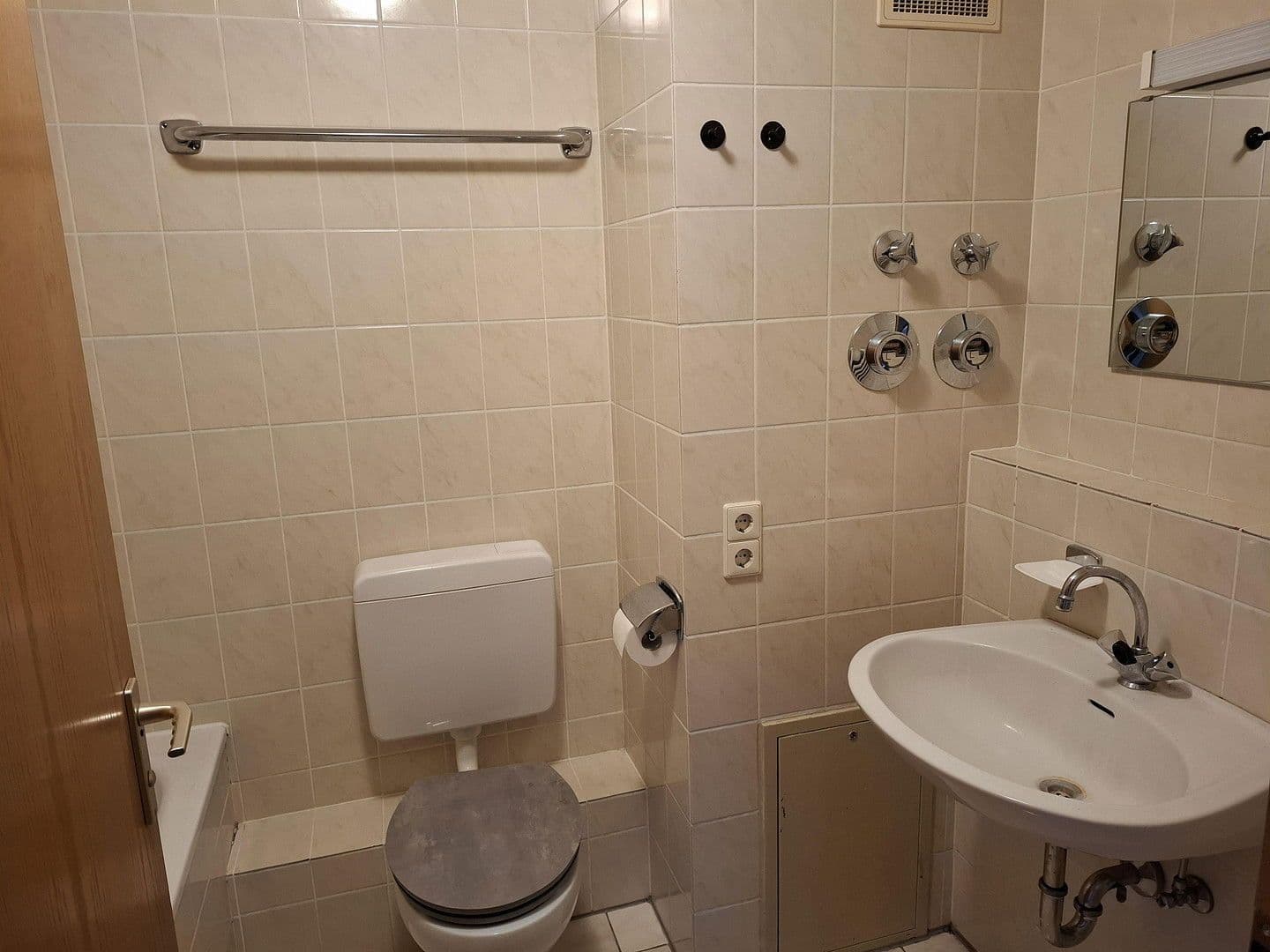 Prenájom bytu 1-izbový 30 m², Hirschstr. 36, Karlsruhe, Bádensko-Wurttembersko Prenájom bytu 1-izbový 30 m², Hirschstr. 36, Karlsruhe, Bádensko-Wurttembersko