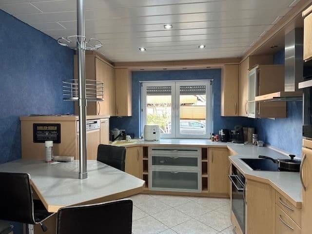 Prenájom domu 298 m², pozemek 518 m², Wallertheim, Porýnie-Falcko Prenájom domu 298 m², pozemek 518 m², Wallertheim, Porýnie-Falcko