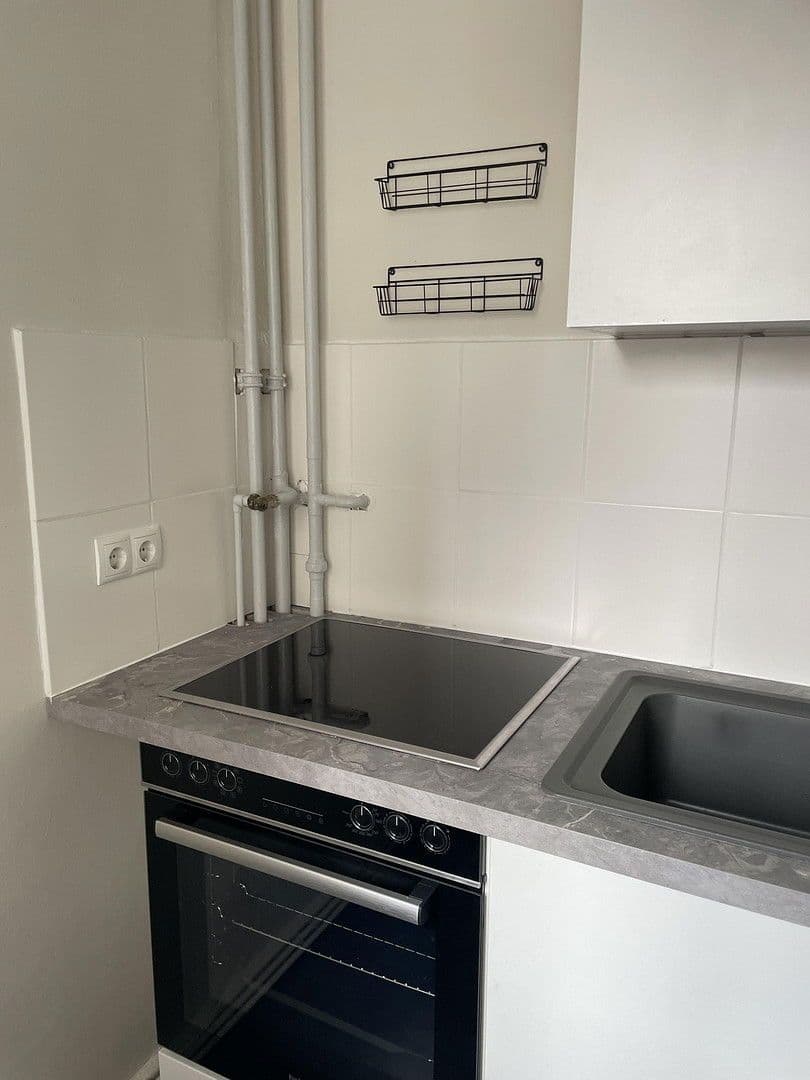 Prenájom bytu 2-izbový 71 m², Zillestraße 2, Berlin, Berlín Prenájom bytu 2-izbový 71 m², Zillestraße 2, Berlin, Berlín