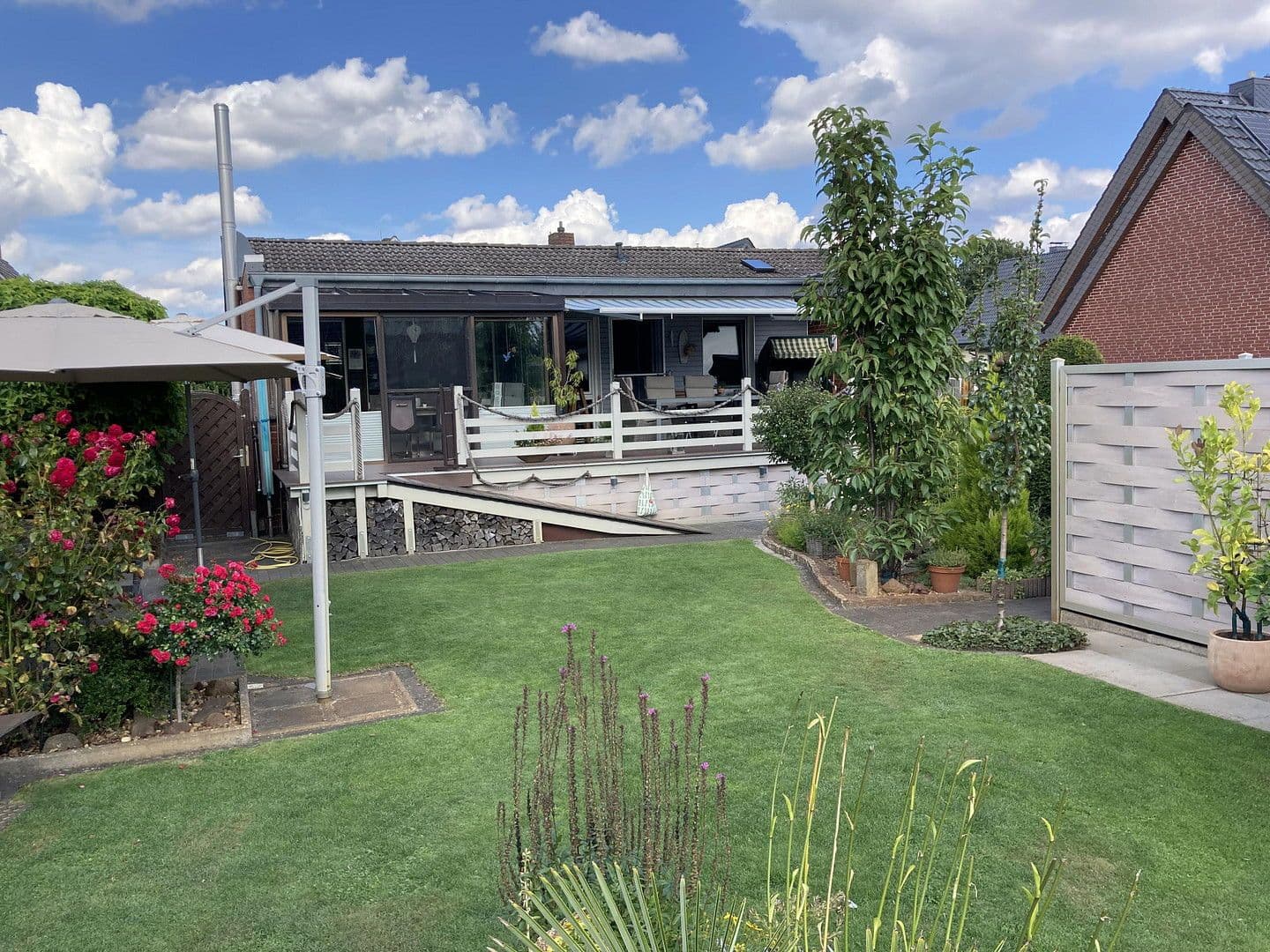 Predaj domu 125 m², pozemek 880 m², Weyhe, Dolné Sasko Predaj domu 125 m², pozemek 880 m², Weyhe, Dolné Sasko