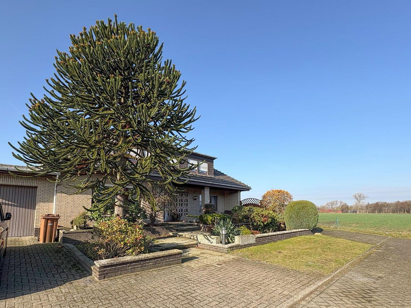 Predaj domu 140 m², pozemek 926 m², Wajemanns Feld 11, Drebber, Dolné Sasko Predaj domu 140 m², pozemek 926 m², Wajemanns Feld 11, Drebber, Dolné Sasko